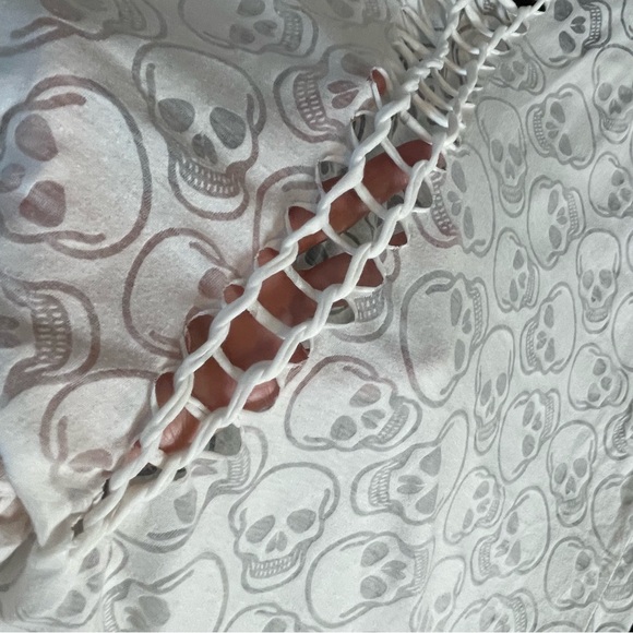 I’m in Love with Derek Heart skull tee shirt, 3X - Picture 6 of 9